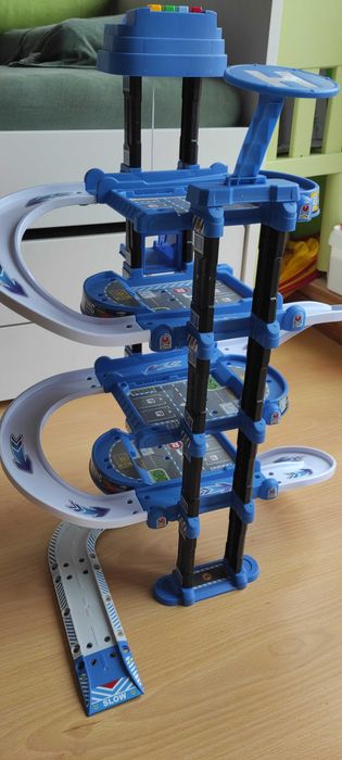 Brinquedo Pista de Carrinhos Equipa de Polícia para meninos