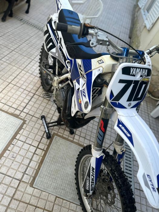 Yamaha yz250.