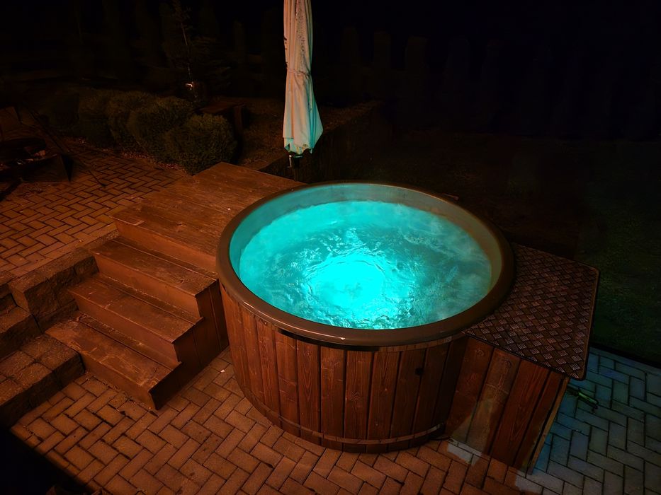 Bania Jacuzzi na gaz sterowanie WiFi termostat aeromasaż Led