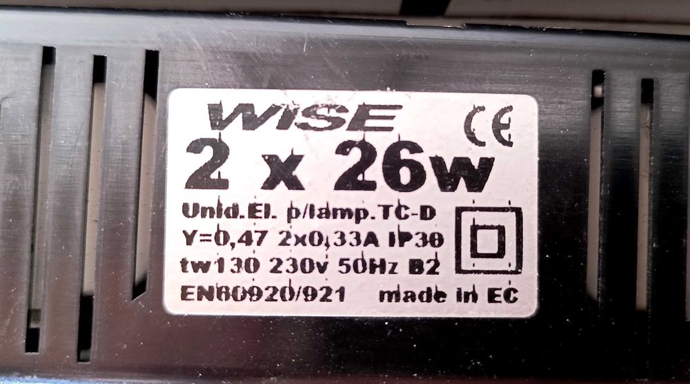 Balastro eletrônico WISE (4)
2x26W
Mais características ver na foto.
