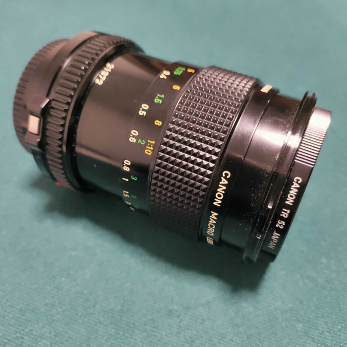 Canon Macro Lens FD 50mm 1 3.5 + Flash