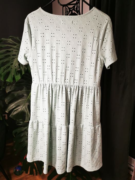 Biała sukienka roz M