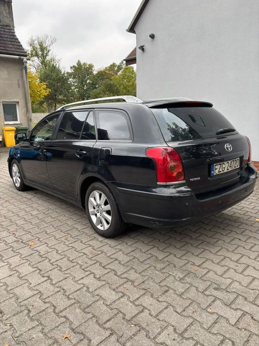Toyota Avensis Auto sprawne ważne opłaty