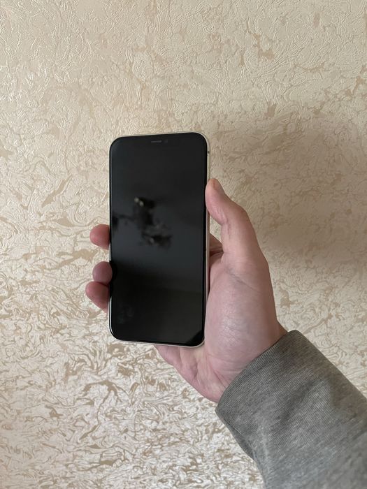 Iphone 11 64gb rsim at&t.