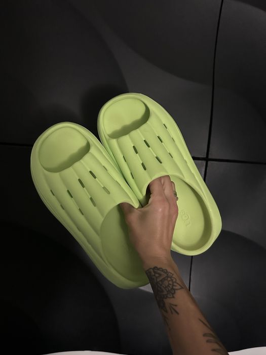Рідкісна модель UGG Foamo Slide