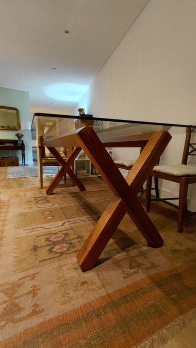 Mesa com tampo de vidro