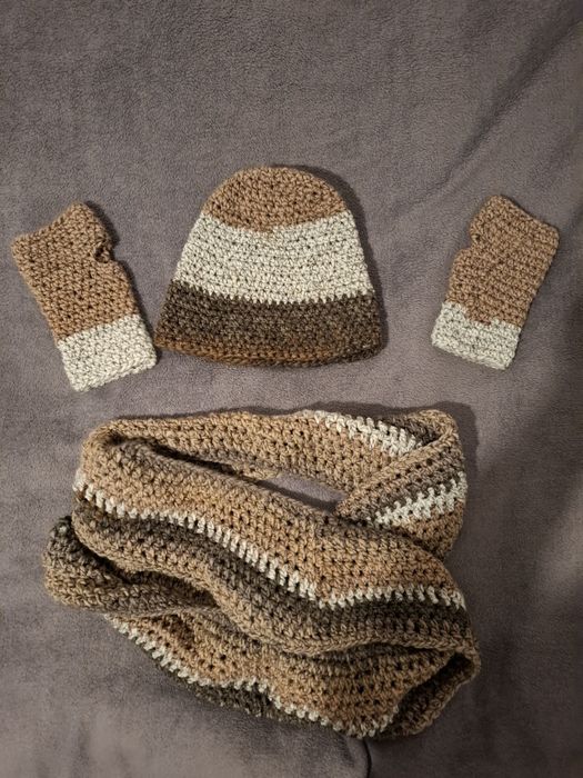 Komplet zimowy - komin, czapka i rekawiczki