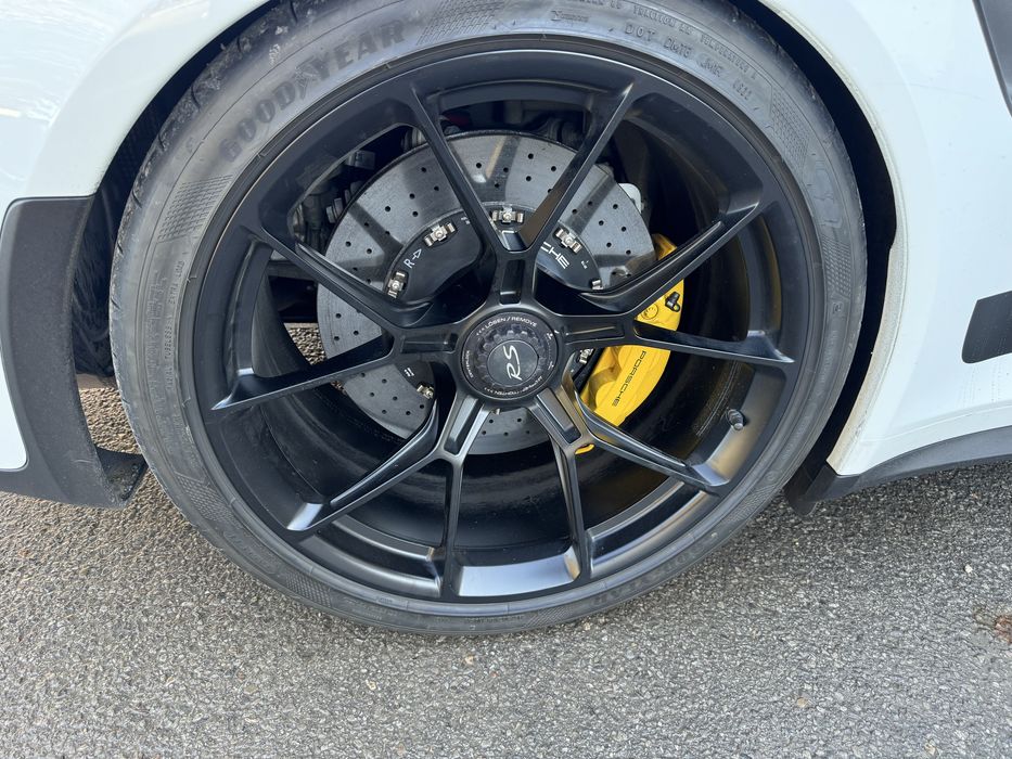 Porsche 911 gt3 touring 992