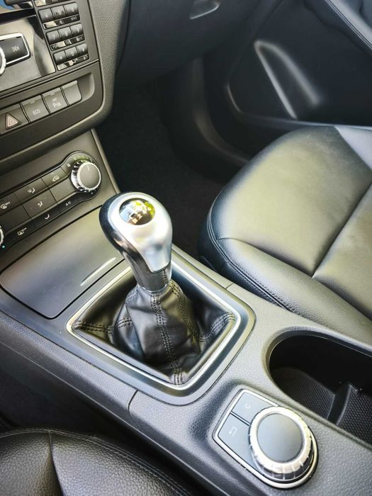 Automóvel Mercedes Classe B de 2014 (impecável)
