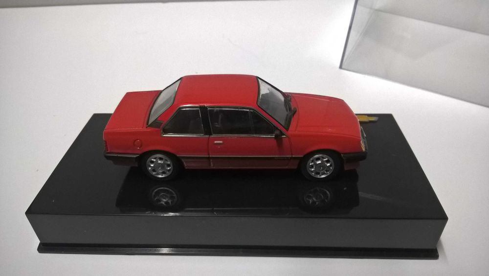 Chevrolet Monza / Opel Ascona (1985) - Salvat/IXO escala 1/43