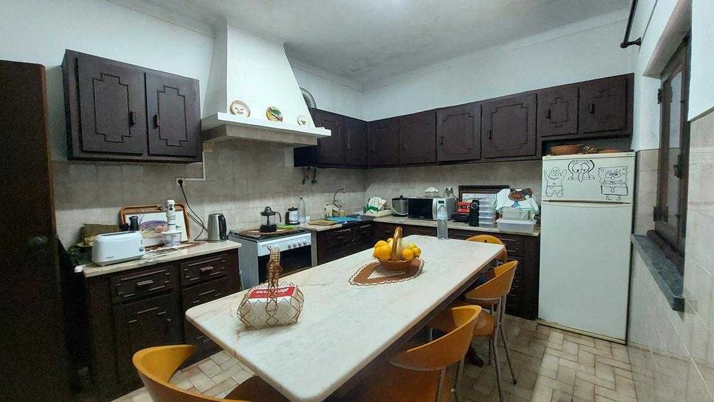 Casa de Habitação c/ logradouro em Coruche