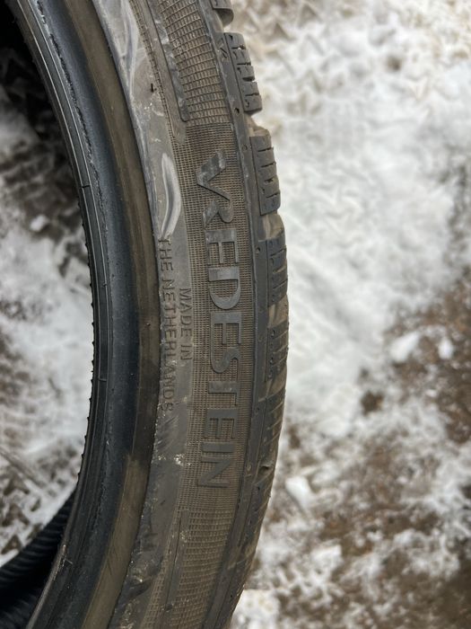 Шини 255/35R21 Vredestein зима