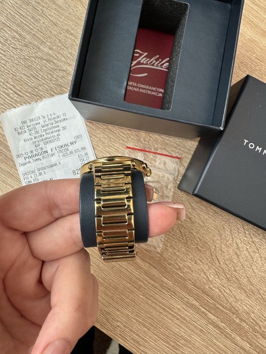 Tommy Hilfiger годинник