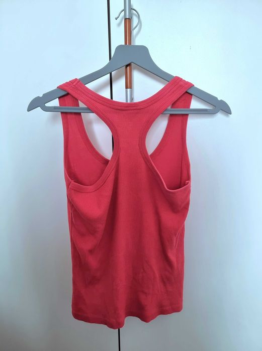 Top em tom cereja, tamanho S