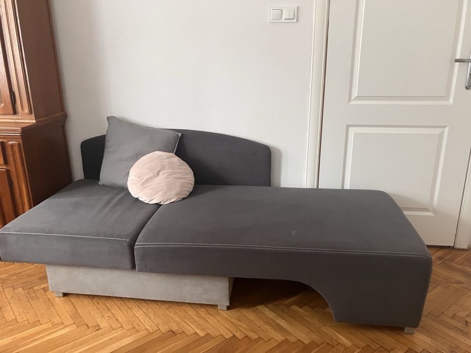 Wygodne łóżko jednoosobowe ze schowkiem – stan bardzo dobry!