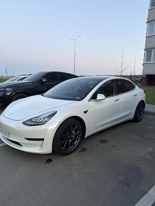 Продам Tesla Model 3