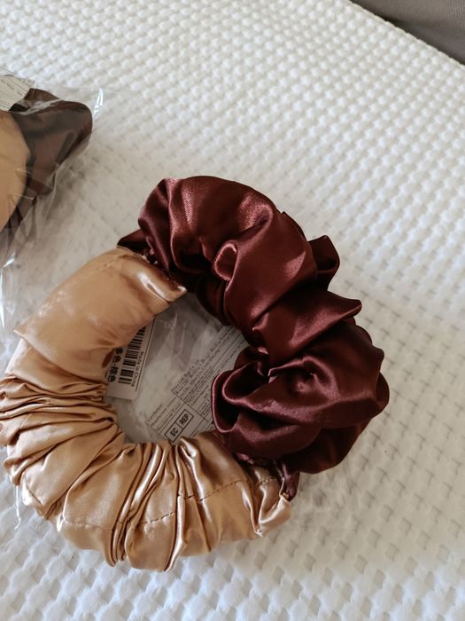 Elásticos cetim para fazer ondas sem fonte de calor. Vendo 2  unid. 3€