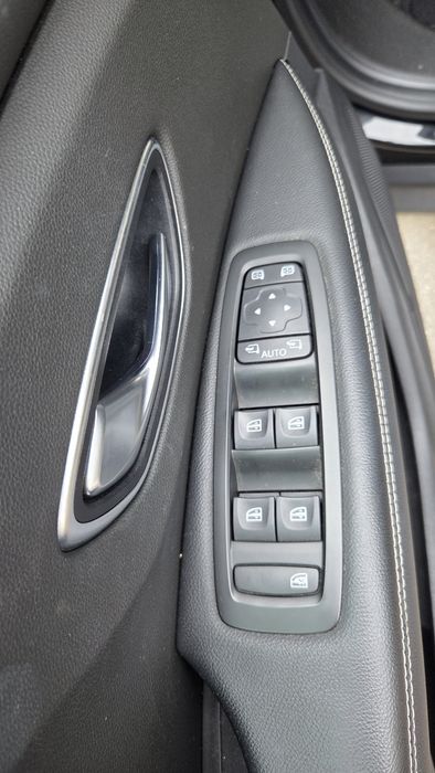 Renault Grand Scenic 7 Lugares (Full Extras) – Híbrida, Familiar e com Histórico