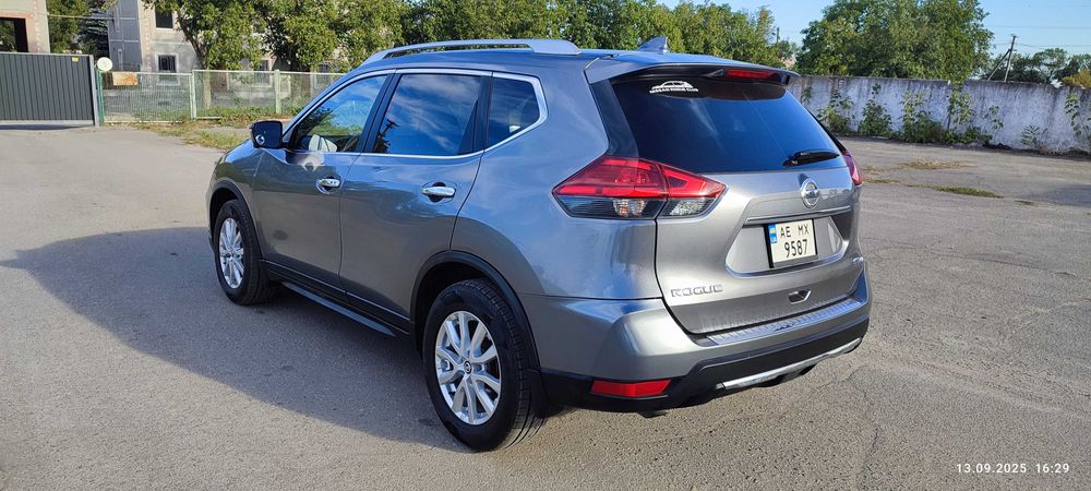 Nissan Rogue 2017  SV premium