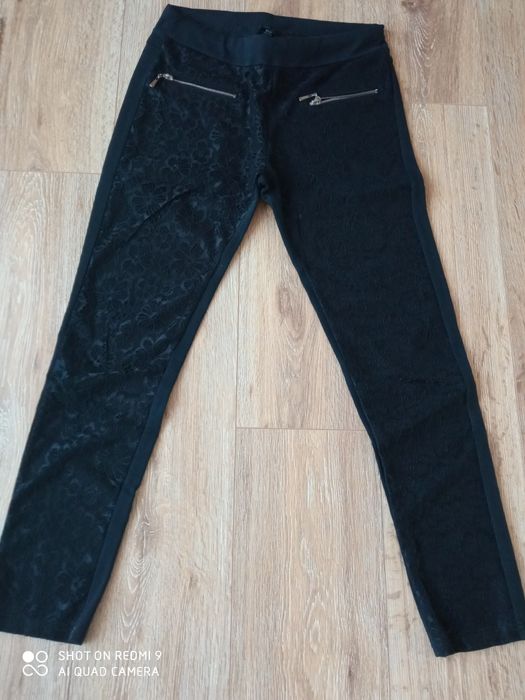 Spodnie czarne z koronką