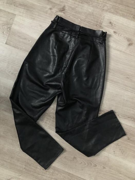 Черные кожаные женские штаны брюки штани прямые эко еко базовые zara