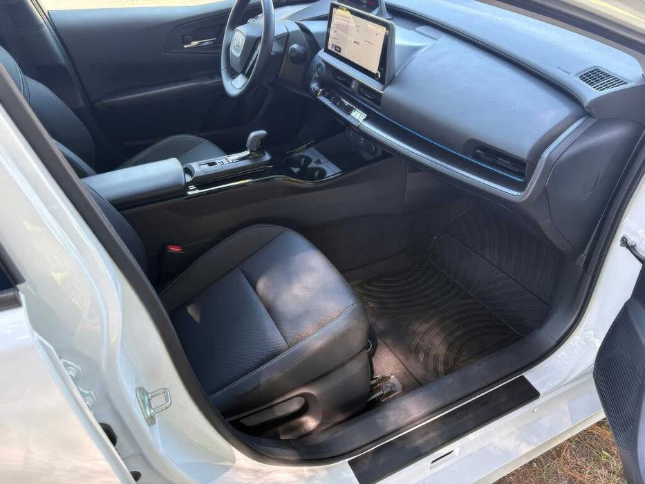 Toyota Prius      2025