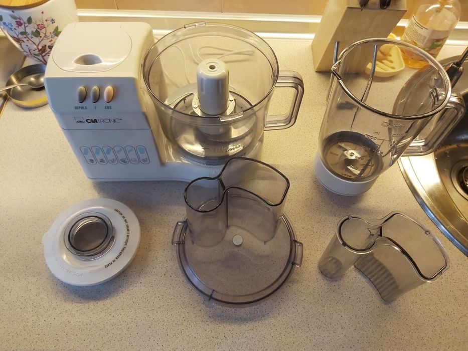 Кухоный комбайн Clateonic KM 2132