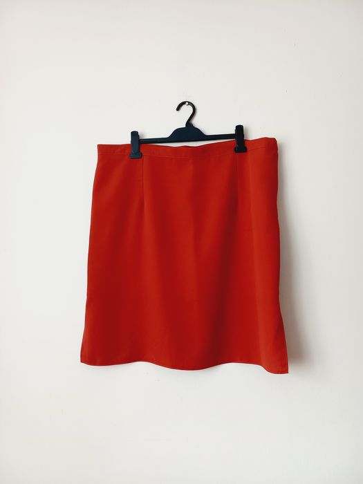 Elegancka duża czerwona spódnica damska r. 48 (4XL)