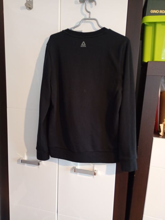 Czarny sweter męski.Reebok