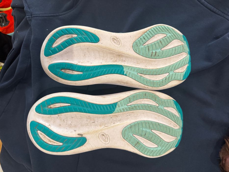 Asics Nimbus 27 - corrida estrada