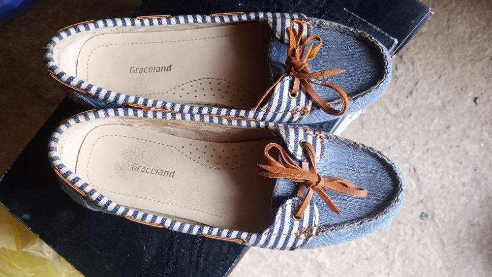 Макасіни жіночі у відмінному стані