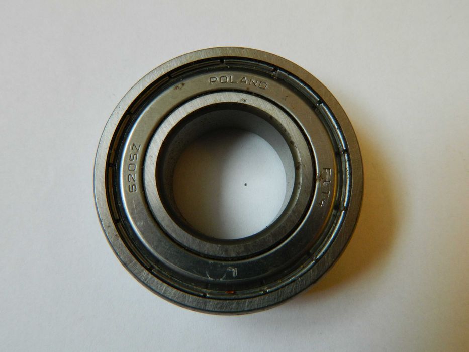 Łożyska: NSK 6000 Z (78 szt) i FŁT4 6205 Z (1 szt).