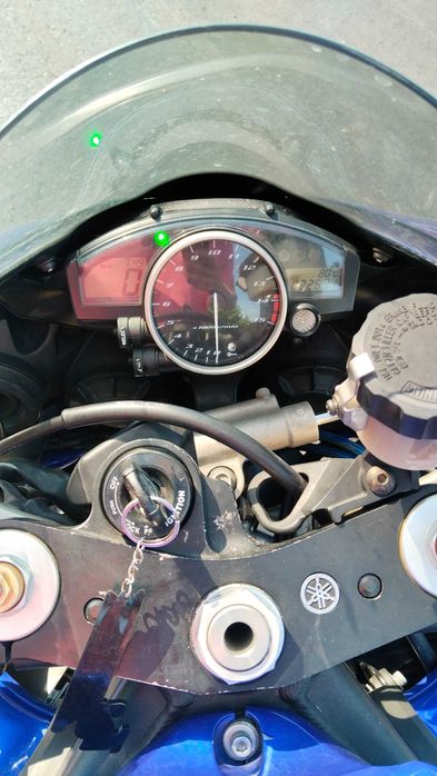 Yahama R1  mota