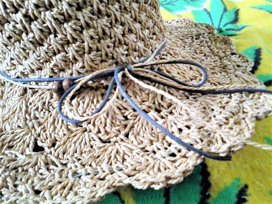 Chapéu de RÁFIA NATURAL, Muito Bonito & ORIGINAL - Novo !