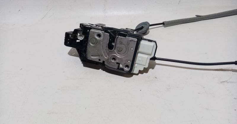 Fechadura / fecho porta trás direito VOLVO V40 Hatchback