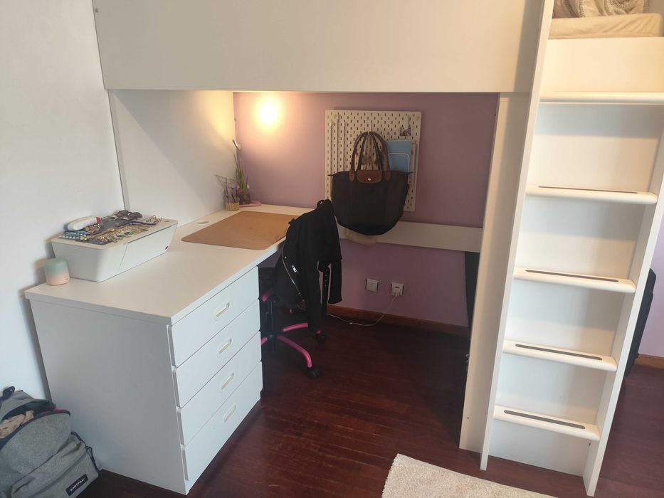 Cama alta IKEA branca, com secretária c/4 gavetas, 90x200 cm
