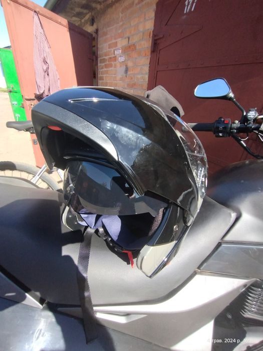 Мотоциклетний шолом модуляр з вбудованими очками. Розмір від 54 до 60