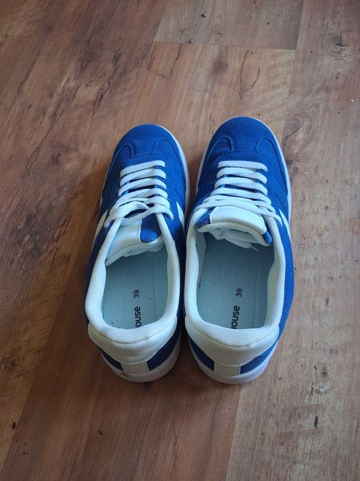 Buty sportowe damskie r39