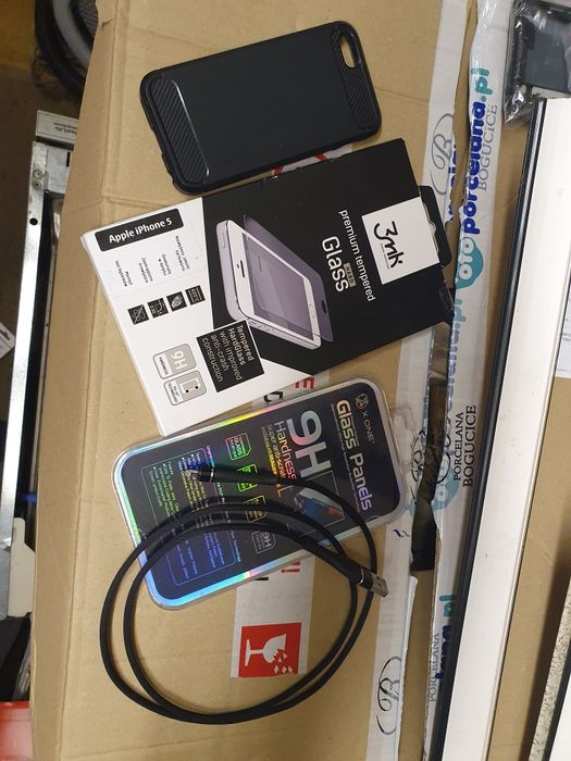 Akcesoria Iphone SE 5 5s etui oryginalna ładowarka szkło hartowane
