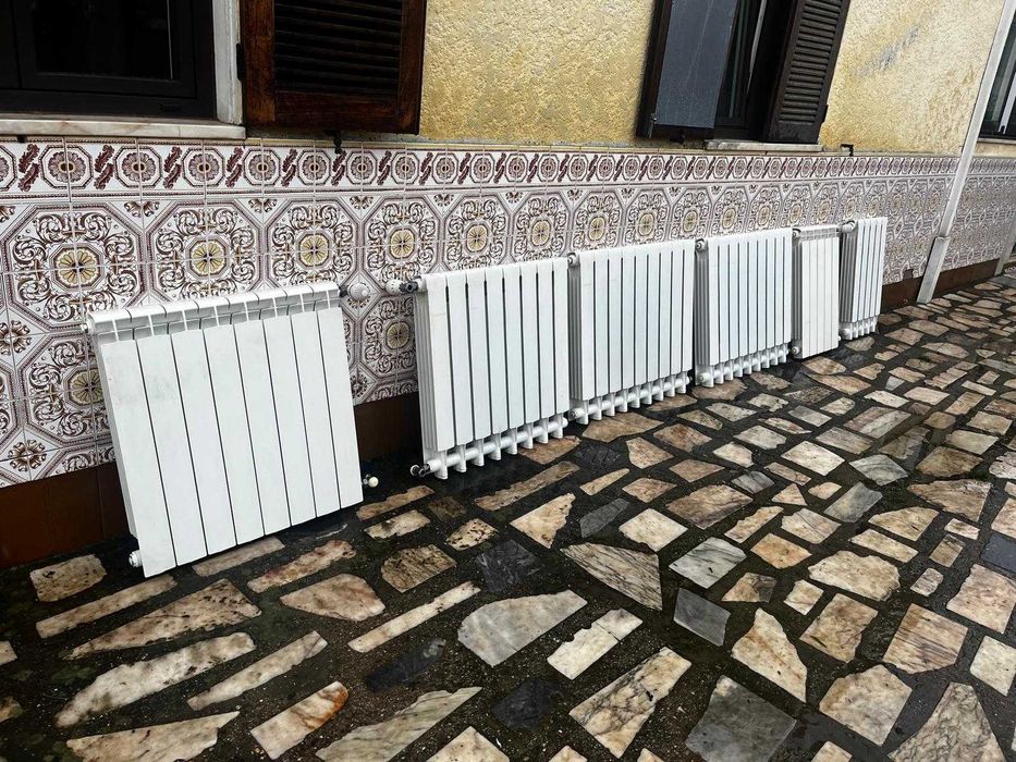 radiadores aquecimento em aluminio  parede casa