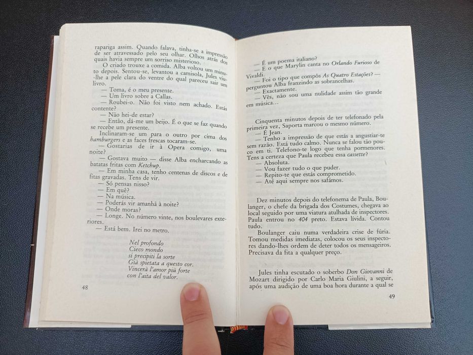 Livro "A Diva e os Gangsters", Delacorta