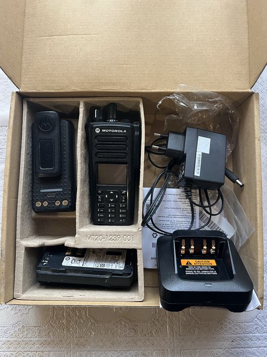 Motorola DP4800e (MotoTRBO) + комплект — хороший стан