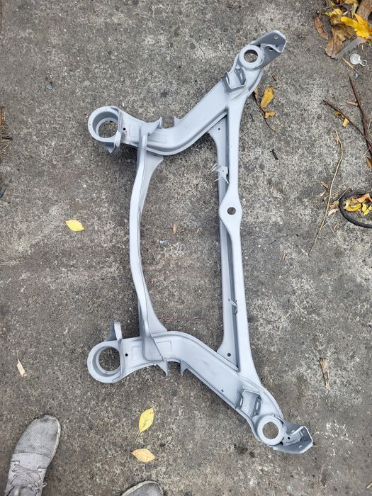 Подрамник mercedes w124 w201 w210