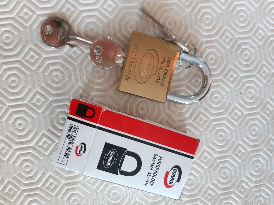 2 cadeados com correntes, novos