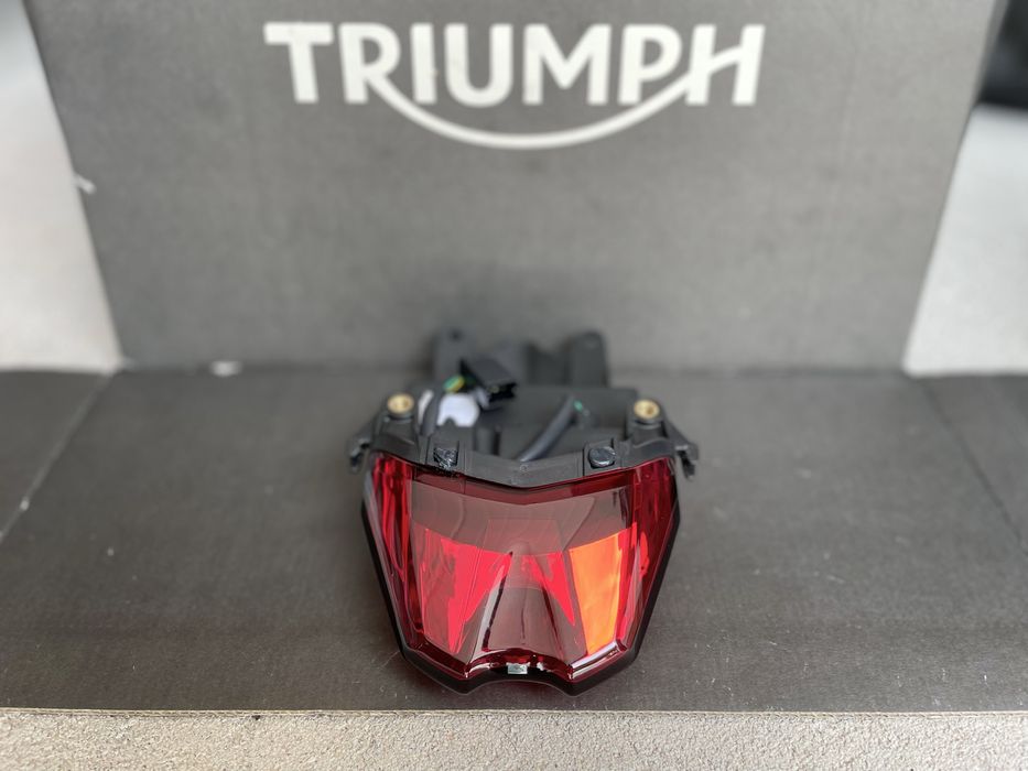 Farol traseiro Led - Triumph