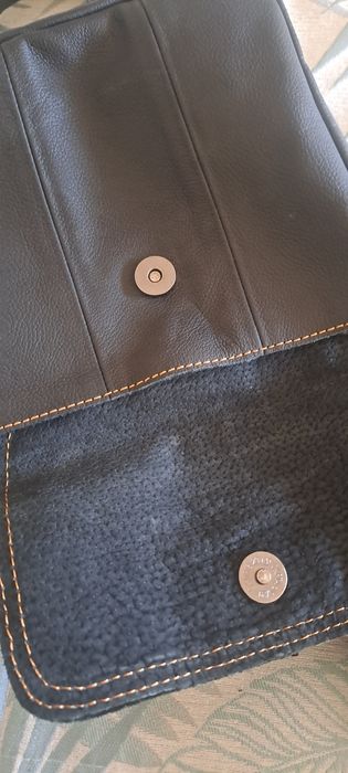 Vendo como novo em pele