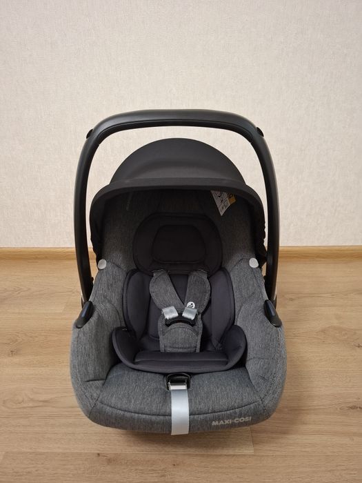 Продам автокрісло Maxi Cosi Cabriofix