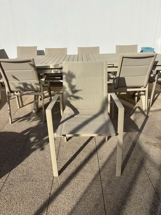 Conjunto Mesa de Exterior extensível 240-300 x 100cm + 8 cadeiras