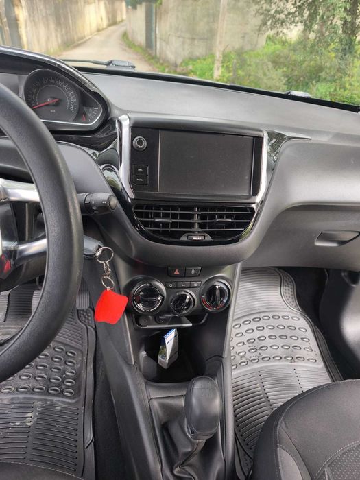 Peugeot 208 1.4 HDi Active 2015 – Diesel, 107.664 km