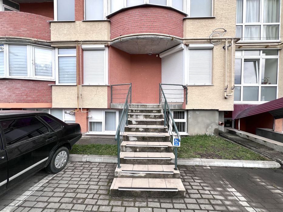 Продаж комерційного приміщення на Бамі